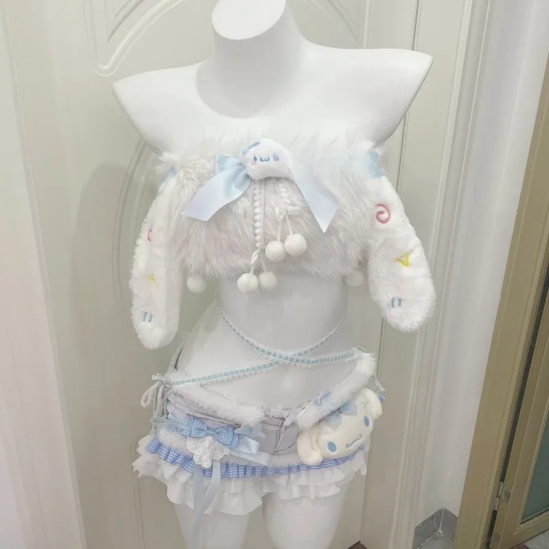 MINISO Cinnamon Sexy süßes Kostüm, flauschiges weißes Ohroberteil, blaue kurze Hose, komplettes Set für Damen, Winter-Nachtwäsche-Outfits