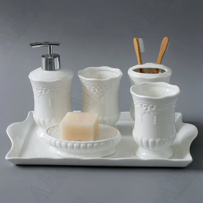 European Relief Texture Ceramic Shampoo Bottle Hotel Pure White Shower Accessories Drain Soap Holder Household Bathroom Set