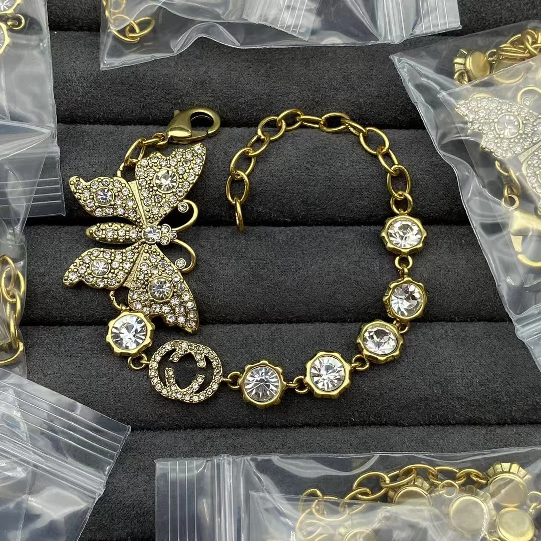 سوار كلاسيكي كلاسيكي بحروف مزدوجة 2025، مجوهرات نسائية عصرية، هدية مثالية للأصدقاءات