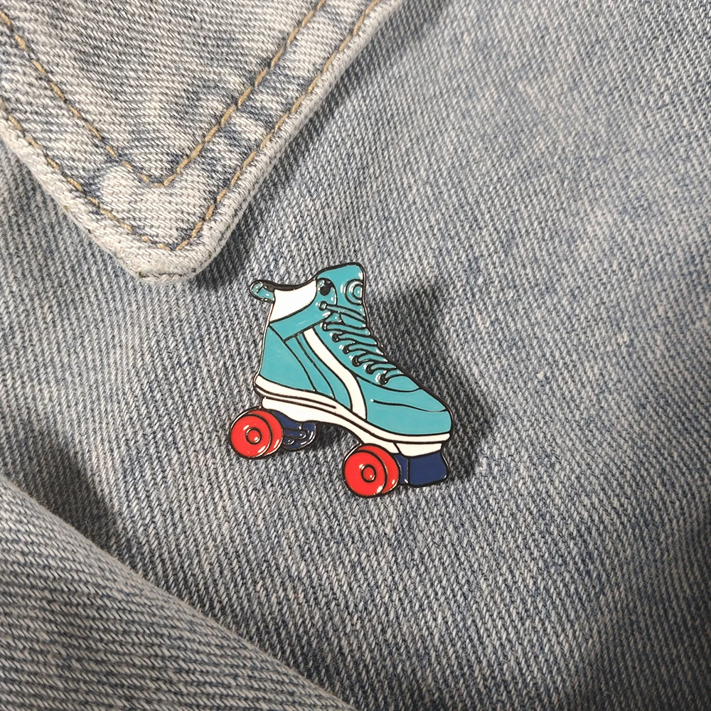 1pcs Roller Skates Enamel Lapel Pins Ice Skating Shoes Brooches Metal Badges for Backpack Sports Jewelry for Women Gift