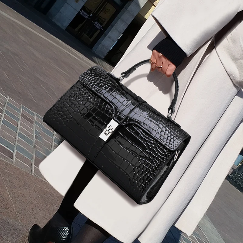 Genuine Leather Crocodile Pattern Women's Handbag 2026 New Arrival Small Square Bag Large Capacity Shoulder Crossbody Bag