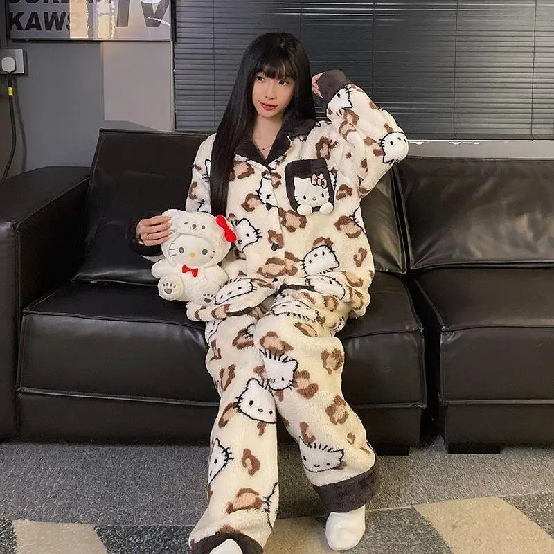 Herfst- en winternachtkleding Dames koraalfleece met verdikte fleece 2025, nieuwe flanel winterwarme thuispakset Sanrio-sets