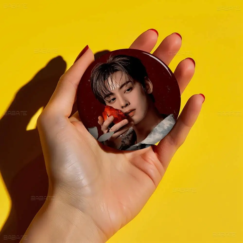 المغني C-Cha EunWooS صور دبابيس الإبداعية شارة مستديرة الهدايا دبابيس 32/44/58 مللي متر #2