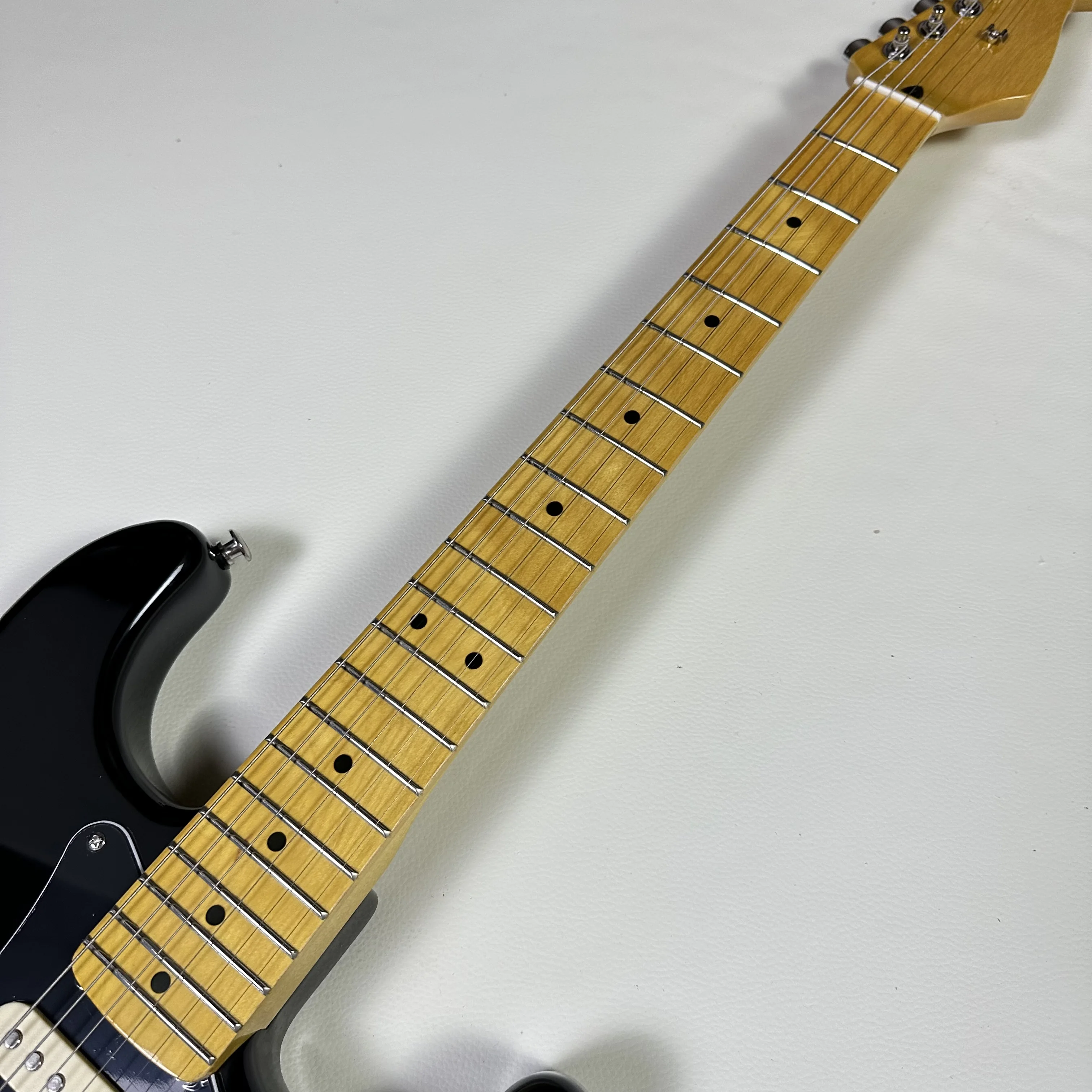 Thumbnail 4 - #14 Electric Guitars Comparison Guide