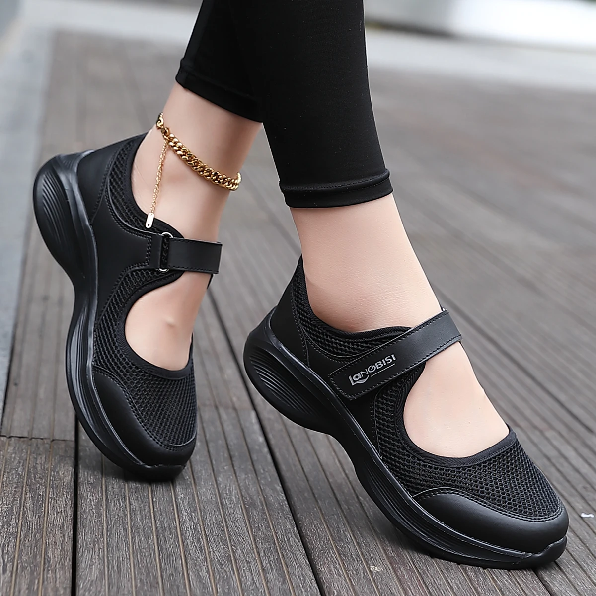 Chaussures d'infirmière noires pour femmes, chaussures décontractées, baskets respirantes, chaussures à enfiler à semelle épaisse, chaussures simples à bout peu profond, chaussures de travail