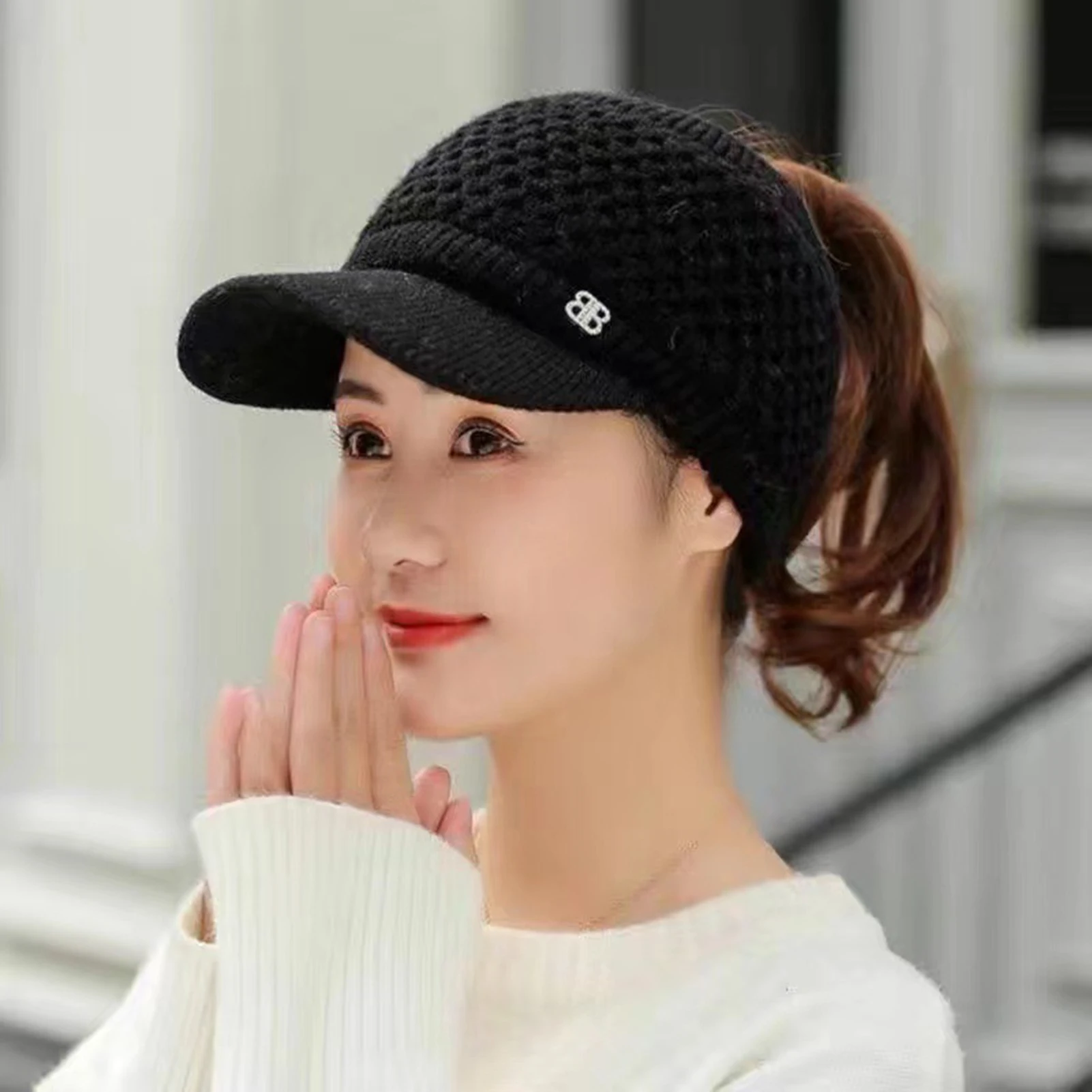 Cozy Fashion Winter Thermal Ladies Knit Cap Solid Color Ladies Hat Casual gorros Winter hat for Outdoor