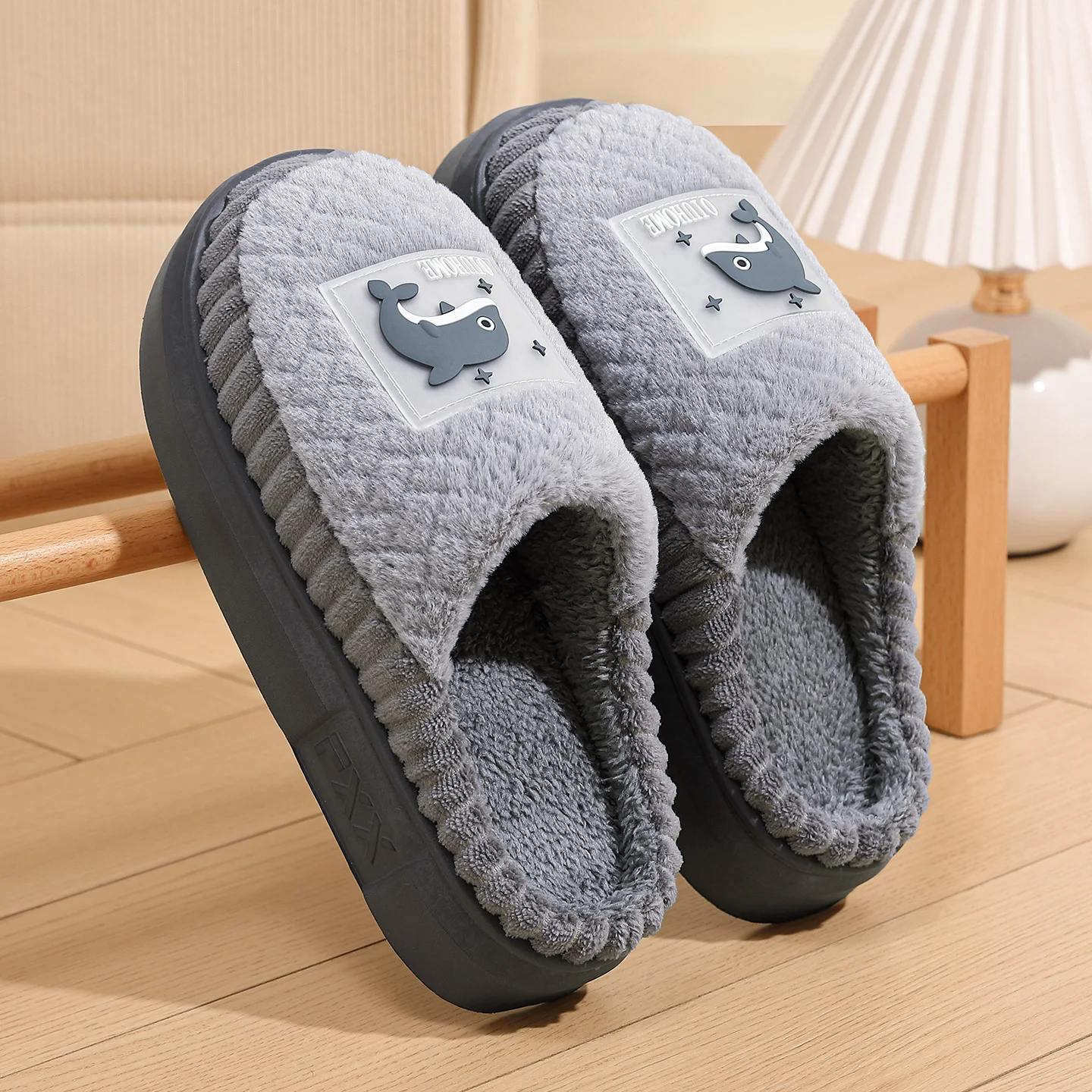 Winterwarme Hausschuhe für Damen und Herren, niedliche Wal-Cartoon-Plattformschuhe mit dickem Plüsch, rutschfeste, weiche EVA-Sohle, Indoor-Schlafzimmer-Slides, Mules – Detail 15