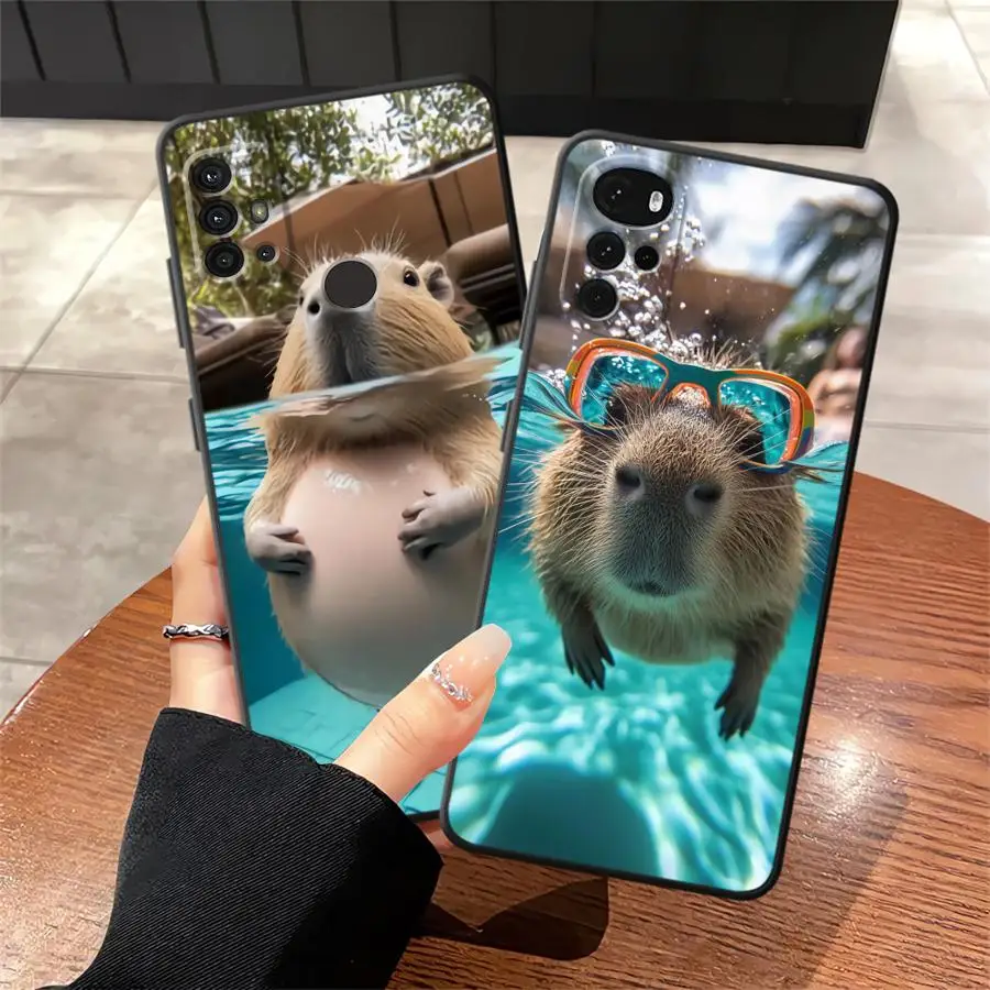 Phone Cover Case for Motorola Moto G60s G53 G30 G50 Edge 20 Pro 30 Lite G51 G73 G22 Edge40 G52 G71 G32 Cute Fun Capybara