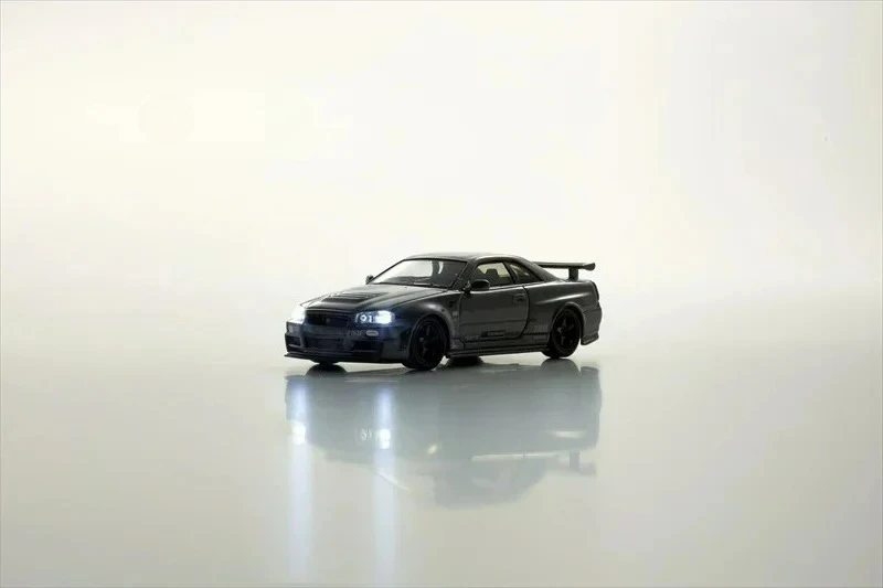 

Kyosho 1:64 GT-R with LED / MOTN LED BASE SYSTEM Model Car