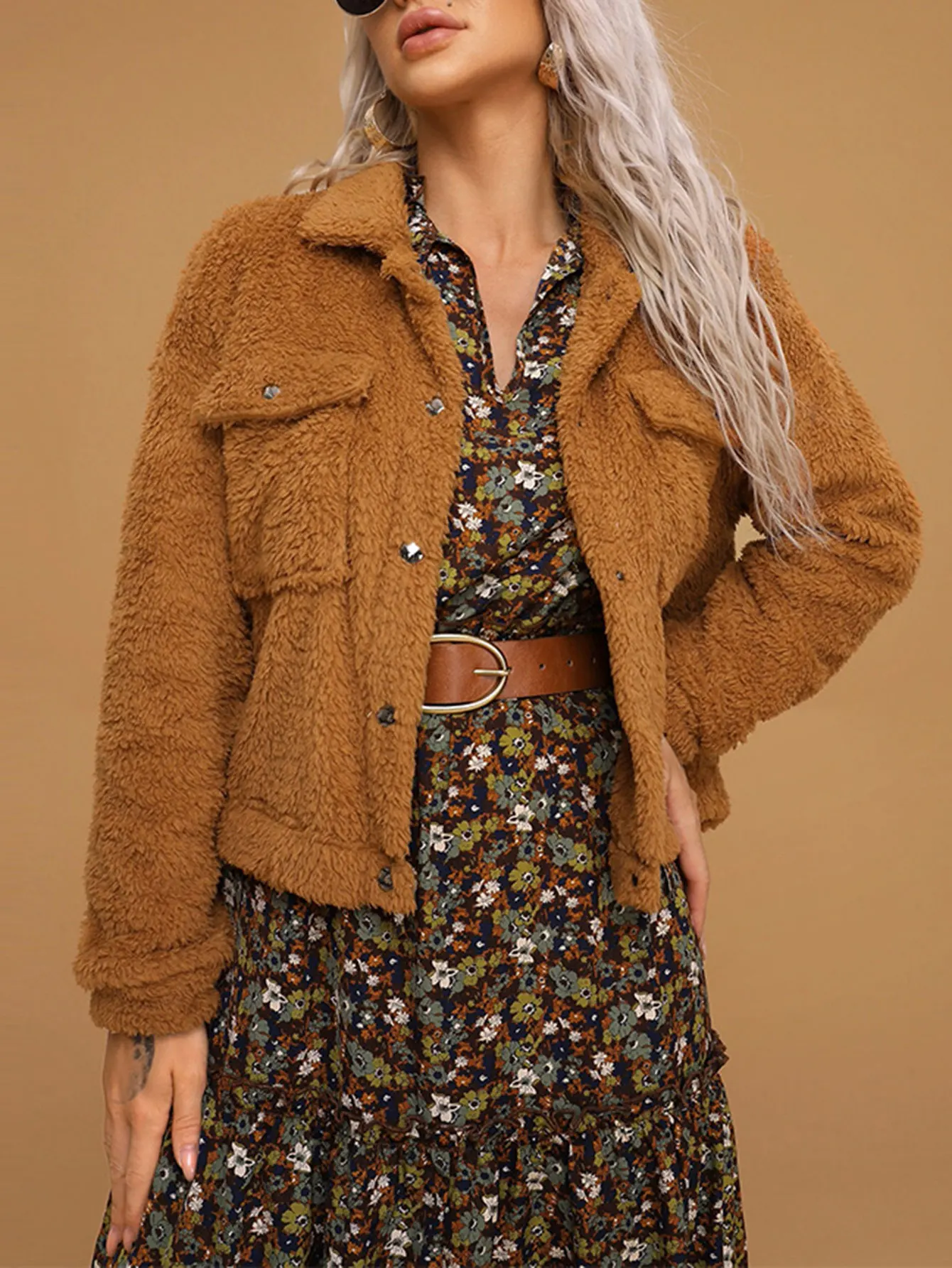 

Женская осенняя куртка, однотонное удобное пальто с длинными рукавами и лацканами с карманами, дизайн на пуговицах, повседневный базовый стиль