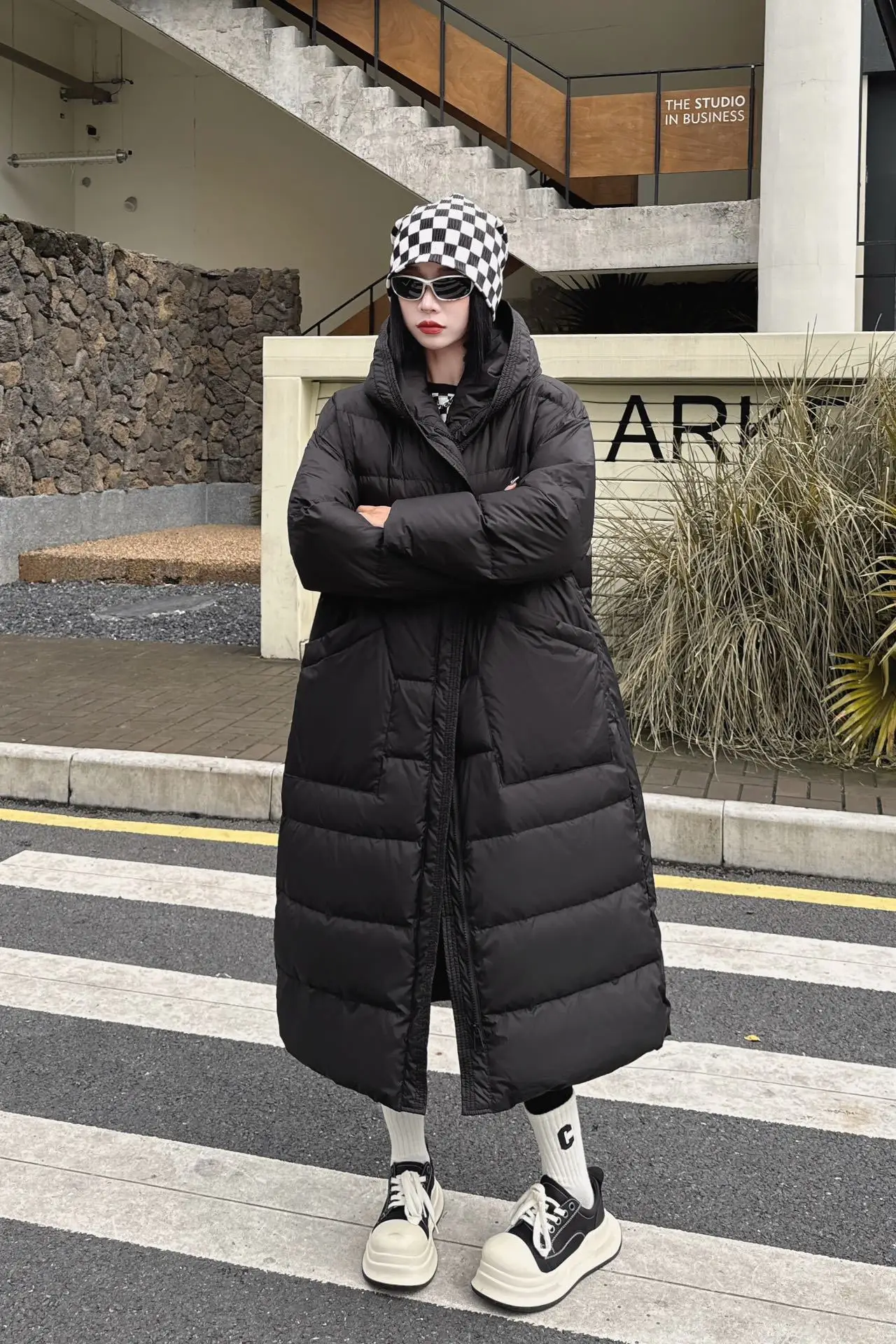 Piumino invernale lungo al ginocchio con cappuccio da donna Piumino d'anatra bianco ispessimento Parker Outwear Giacca trapuntata calda con tasca grande femminile