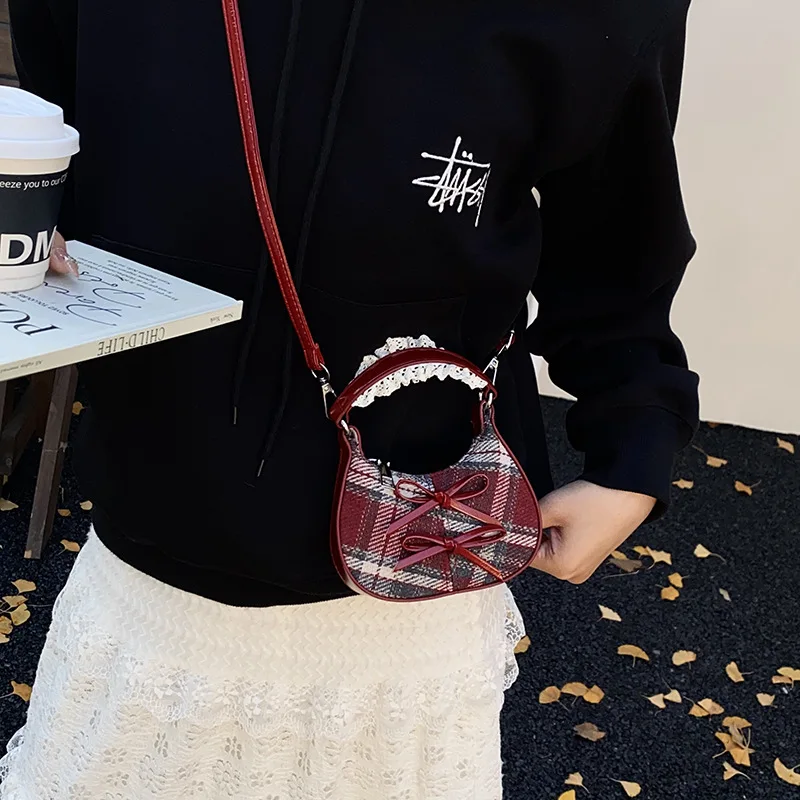 الخريف والشتاء الكورية باليد القوس حقيبة صغيرة للنساء 2026 جديد صغير رسول صغير وحساسة أحمر الشفاه تغيير حقيبة #5