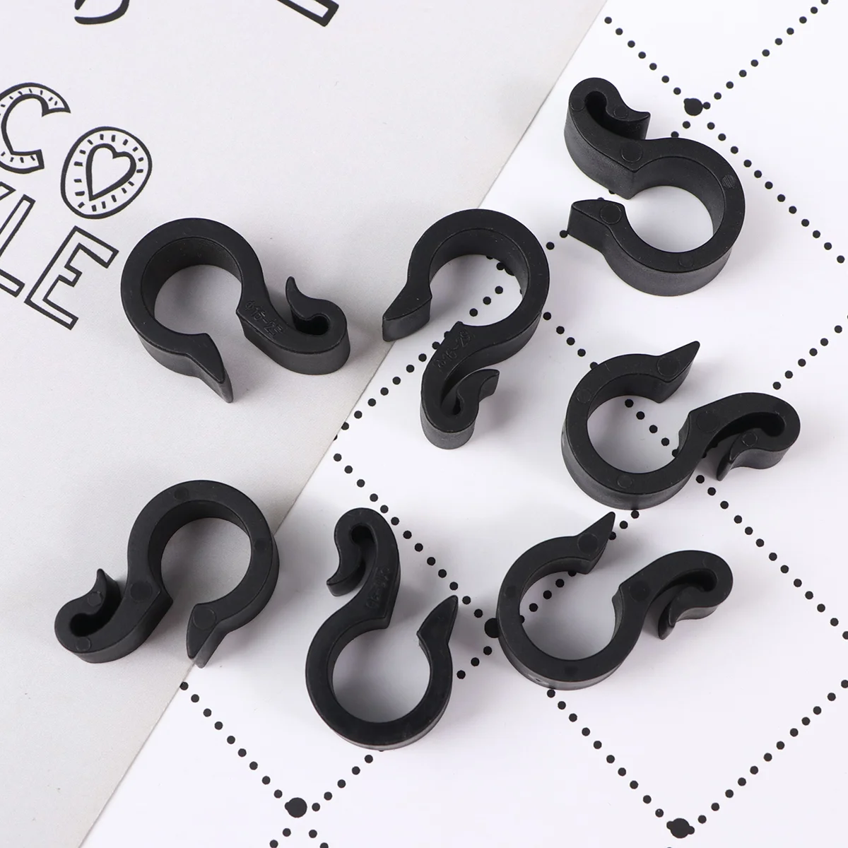 50Pcs Garden PE Hook Connection Fastening Clips Drip Tube Fastener Irrigation System Hose Tightening Buckles (16 Tube Hook, Blac