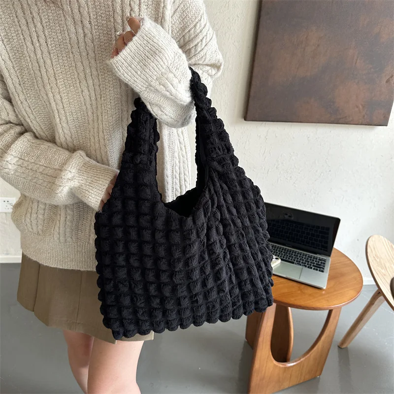 Korean Girl Foreign Gas Cloud Bag 2024 New Puff Flower Shoulder Bag Ins Pleated Bubble Tote Bag