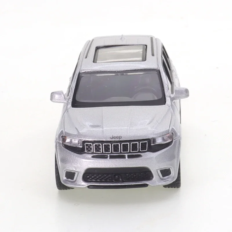 JKM 1/64 Jeep Grand Cherokee Trackhawk 2019 Silvery Alloy Car Diecast Model Shock Absorption Model Toy Car Friends Gifts