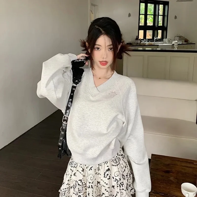 ヴィンテージ原宿クロップドスウェット女性ルーズ怠惰な風刺繍 V ネックプルオーバー長袖ストリート固体女性トップス
