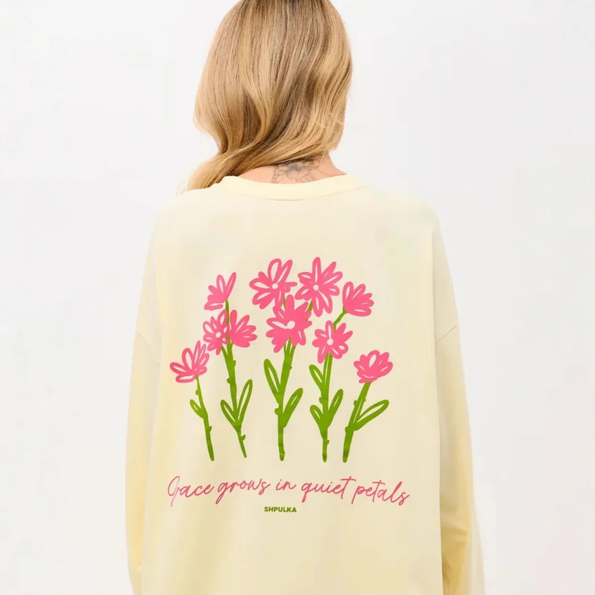 100% Soft Cotton Cream Long Sleeve T-shirts Chic Sweet Hand Drawn Pink Daisy Flower Inspirational Loose Women Street Top Preppy