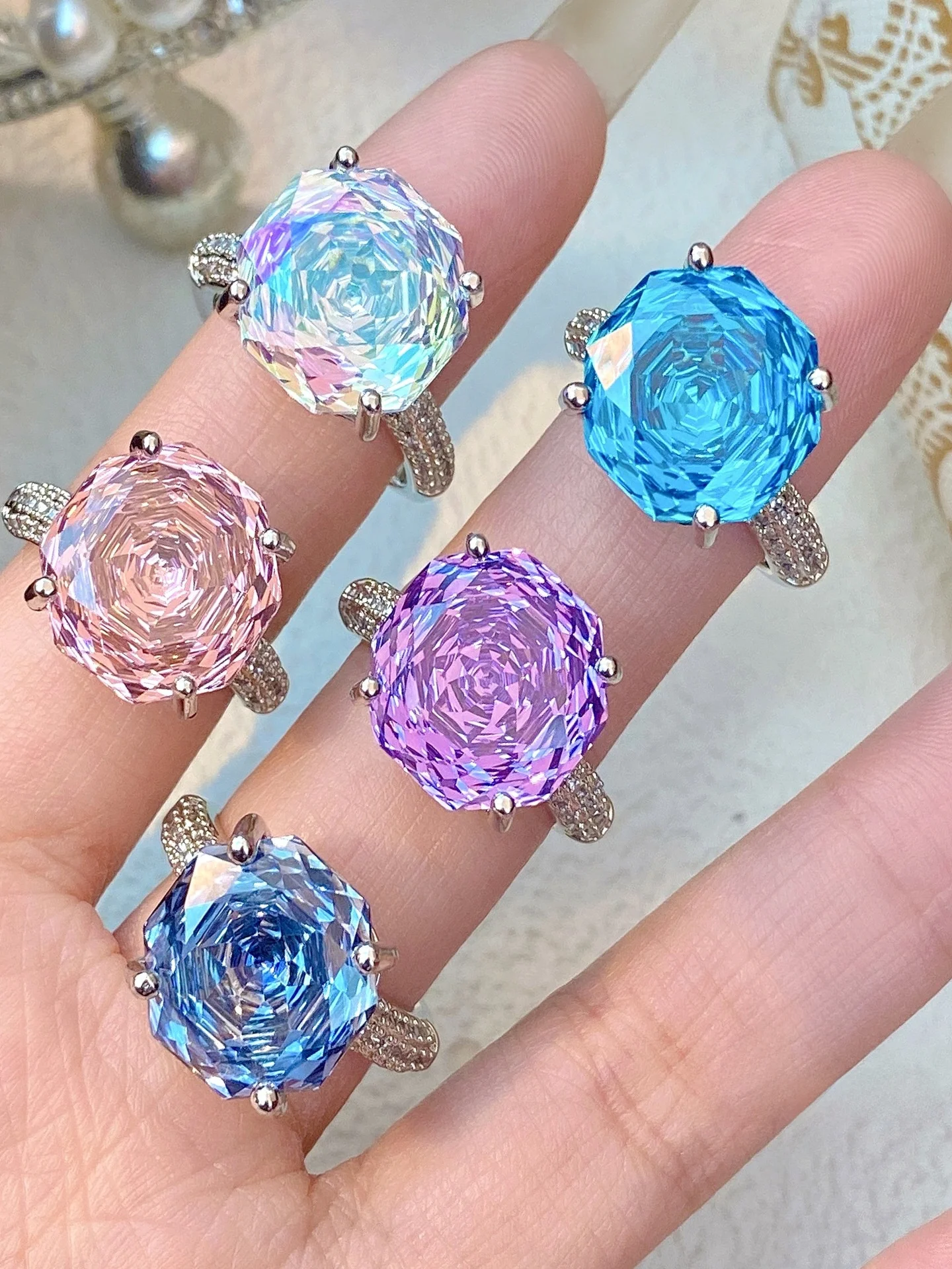 

Heavyweight Explosion Fla Octagonal Millennium Rose Cut Sea Blue Diamond Ring Faionable een Purple Finger Ring Jewelry