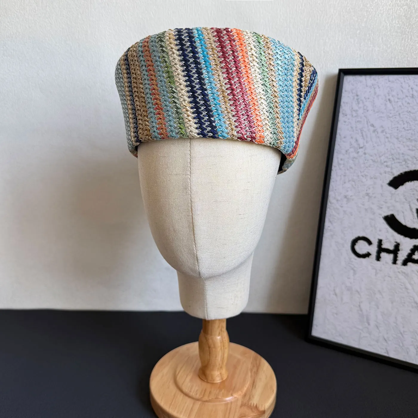 Bild 5: 2026 Modischer gestreifter Cowboy-Pillbox-Hut für Damen, randloser Hut, Frühling und Sommer, Designer-Baskenmütze, Fedora-Hut für Frauen, Luxus-Hüte