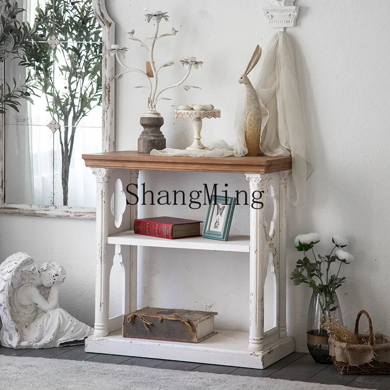 SM retro old bed and breakfast flower shop decoration table edge few wedding photography props against the wall entrance table