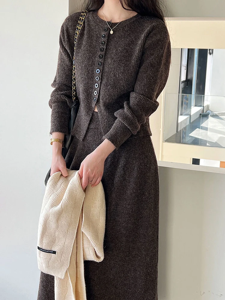 [LANMREM] Sweater Half-body Skirt Two Pieces Suit New Round Neck Long Sleeve Women Fashion Tide Spring Winter 2024 26C278