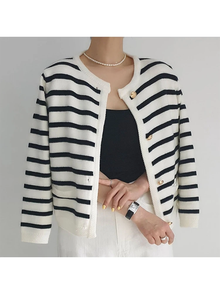 Autumn Winter Woman Korean Fashion Striped Cardigan Single-breasted Sweater Vintage Knitwear Old Money Outwear Aesthetic Elegant