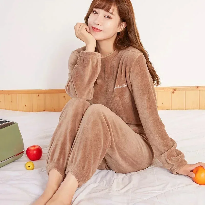 Samt-Pyjama-Set für Damen, flauschig, warm, lockeres Oberteil, Hose mit elastischem Bund, lässiger Wollanzug für zu Hause, Herbst-Winter-Set – Detail 4