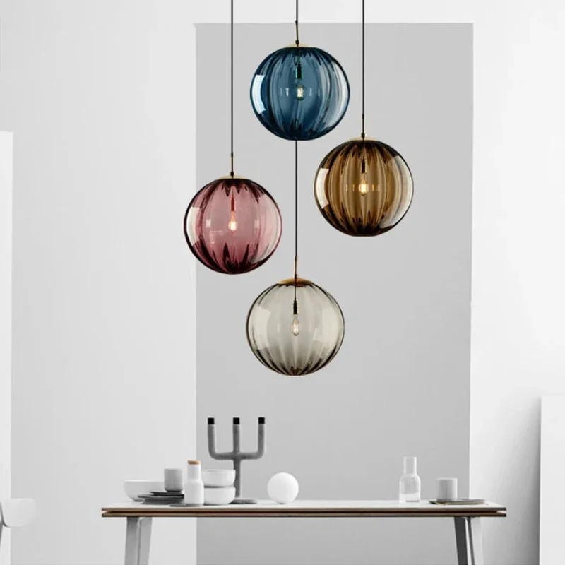 Lampe LED Suspendue en Forme de Boule de Verre au Design Nordique Moderne, Luminaire Décoratif d'Nik, Idéal pour une Chambre à Coucher, une Salle à Manger, un Bar ou une Cuisine