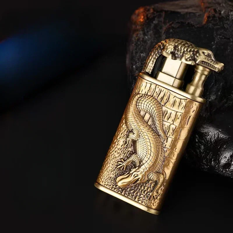 Double-flame gas lighter, three-dimensional embossed metal crocodile-shaped lighter, personalized and creative, trendy men