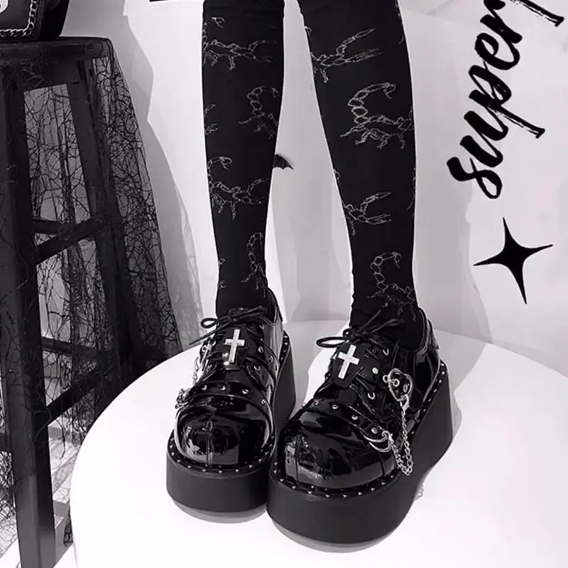 Sapatilha de Plataforma Feminina Gothik Punk: A Escolha Definitiva para o Estilo Urbano e Rebelde