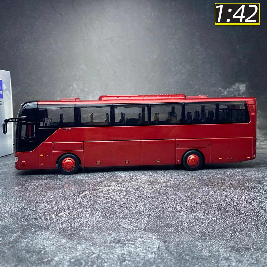 OEM 1/42 Yutong ZK6122H9 bus model Red static decoration Holiday gift collection diecast model