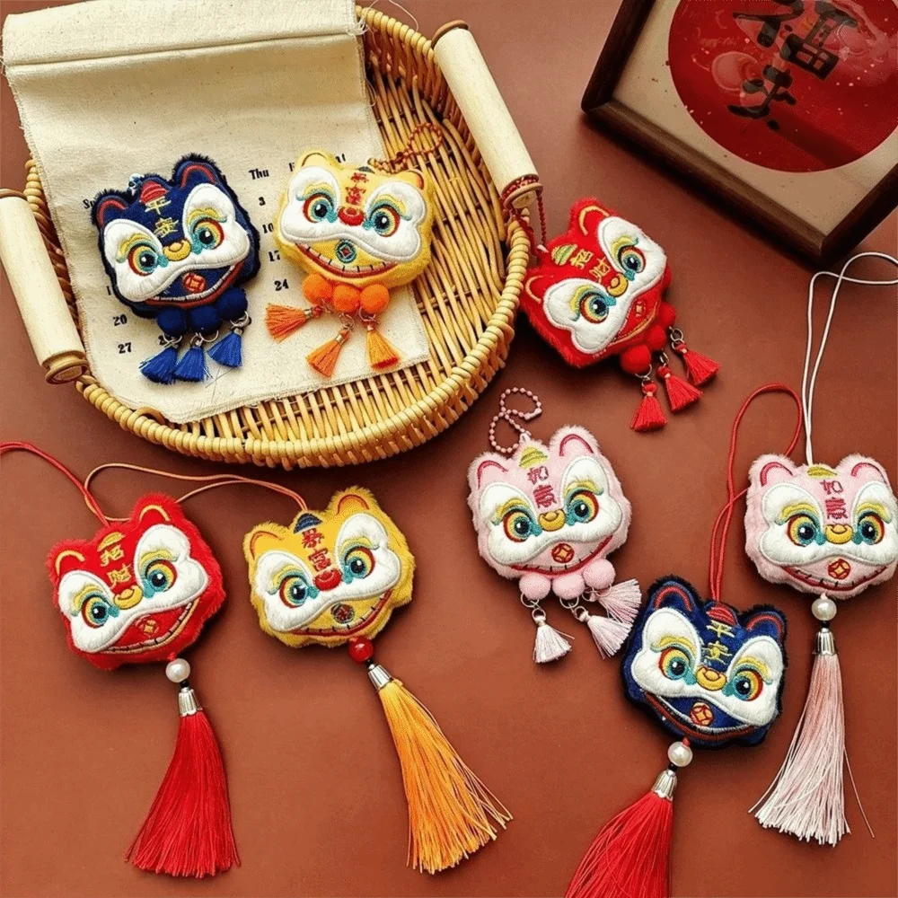 Chinese Style Lion Dance Pendant New Year Theme Lion Ornament Hanging Chain Long Tassel Bag Charm Pendant Backpack Decoration
