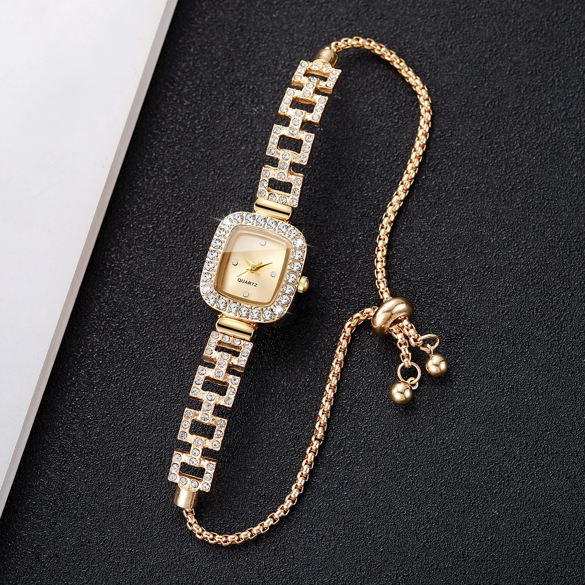 ساعات نسائية فاخرة بحزام سوار من حجر الراين ساعة يد كوارتز مربعة أنيقة هدية للبنات (بدون صندوق)