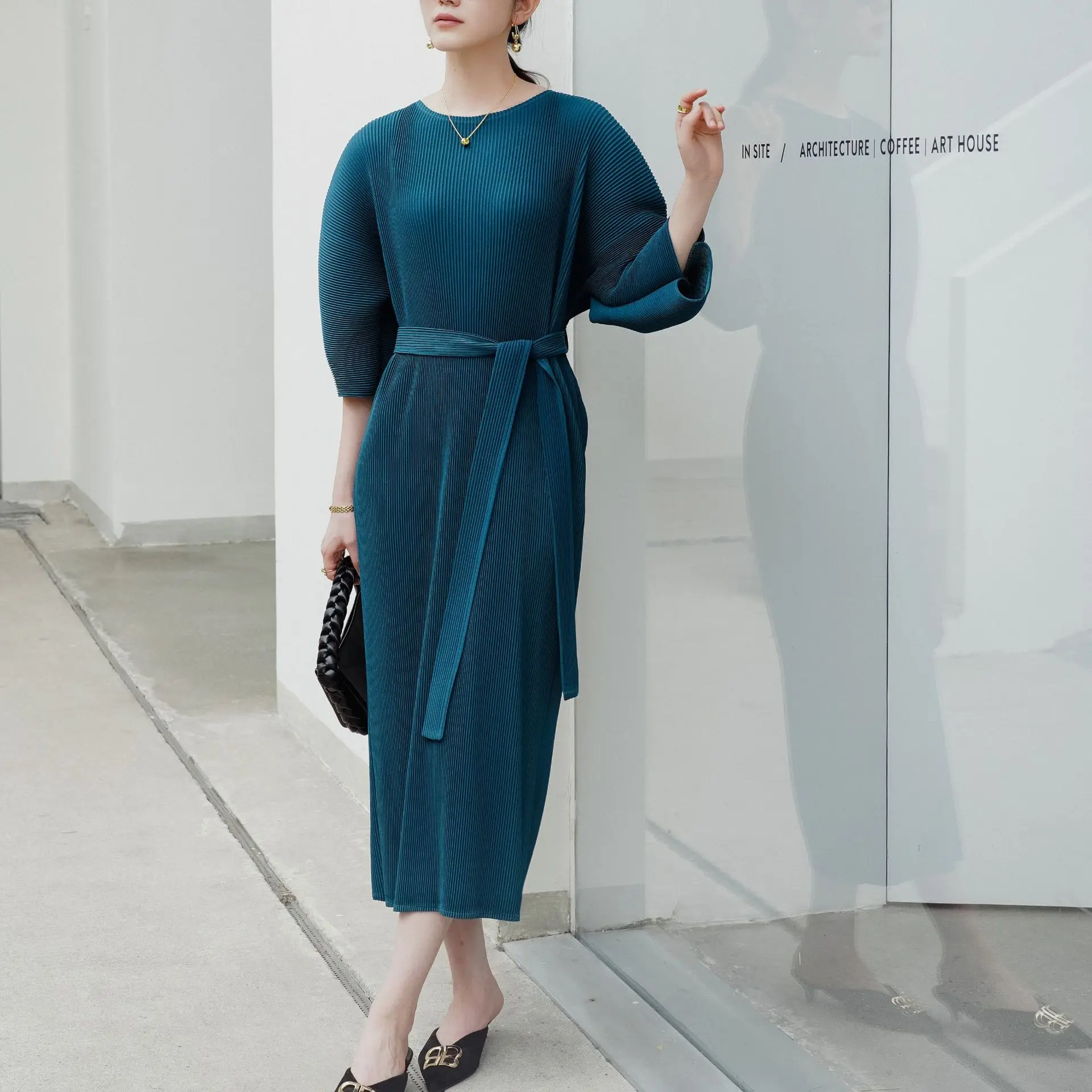 

Miyake Pleated Women's Dress 2025 Autumn and Spring New Miyake High-end Pleated Loose Casual Tie Dresses Women Clothing