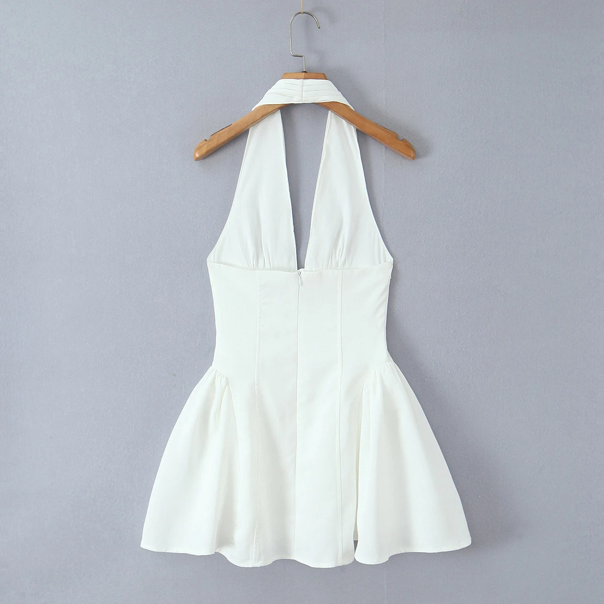 Sexy White Black Pleated Ruched Halter Dress Women Deep V neck Slim Low Waist Swing Ball Gown Short Dresses Robe Femme Vestidos