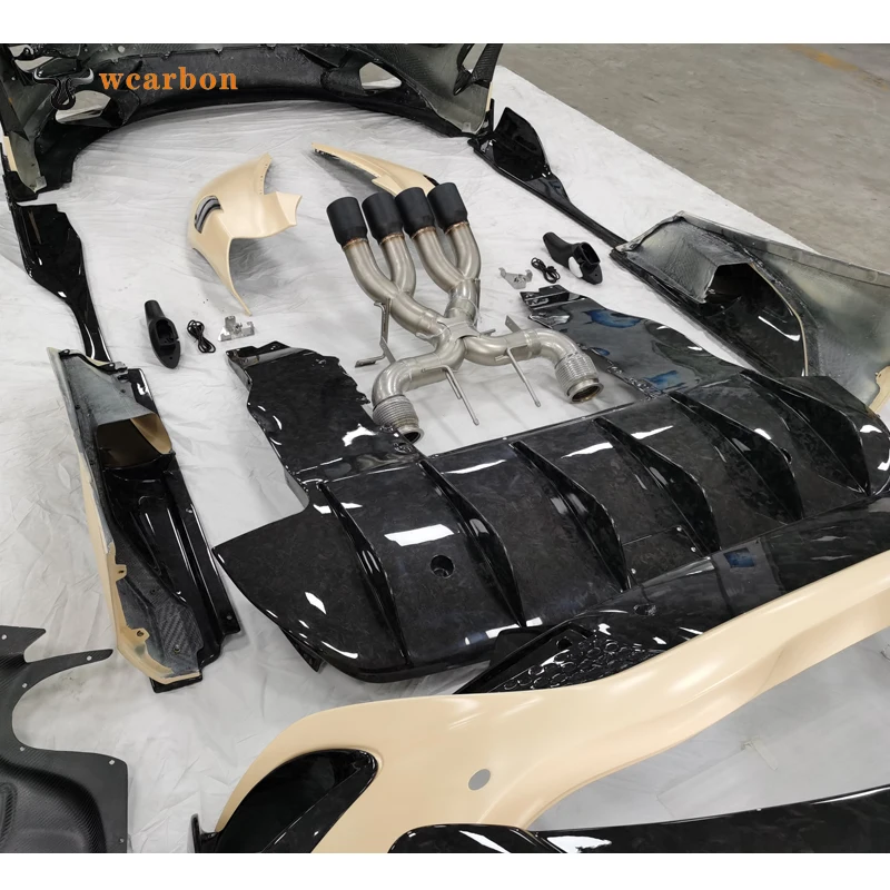 Factory Hot Selling 765LT Body Kit für den 720S Mesh Vors Style Glossy Black Carbon Fiber Front Engine F