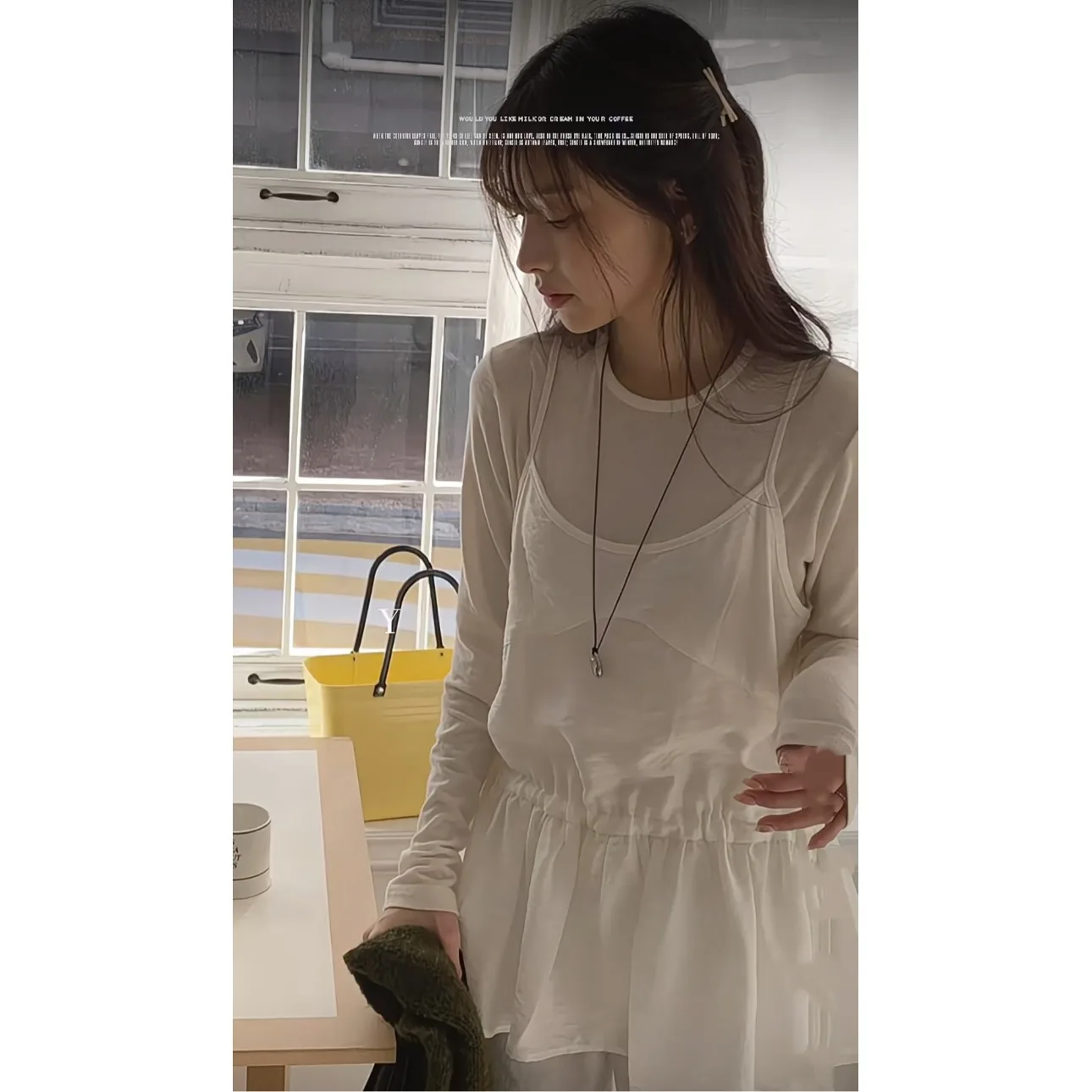 

Korean Sle Women's Slim Fit Base irt And Csole Two-Piece Set Spring Faion Inner Wear Layering Skirt Ensemble