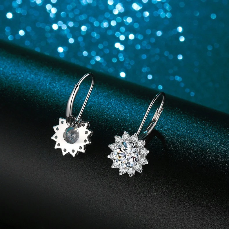 

Platinum PT950 18K Gold New Ear Hook Classic Temperament Sunflower Moissanite One Carat Moissanite Light Luxury Accessory