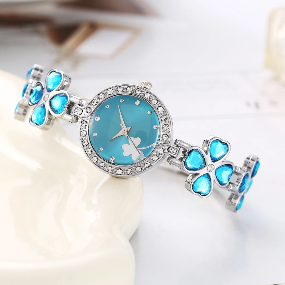 أربع أوراق البرسيم نقطة الماس المرأة سوار ساعة نسائية عادية هدية ساعة مجوهرات ساعة نسائية