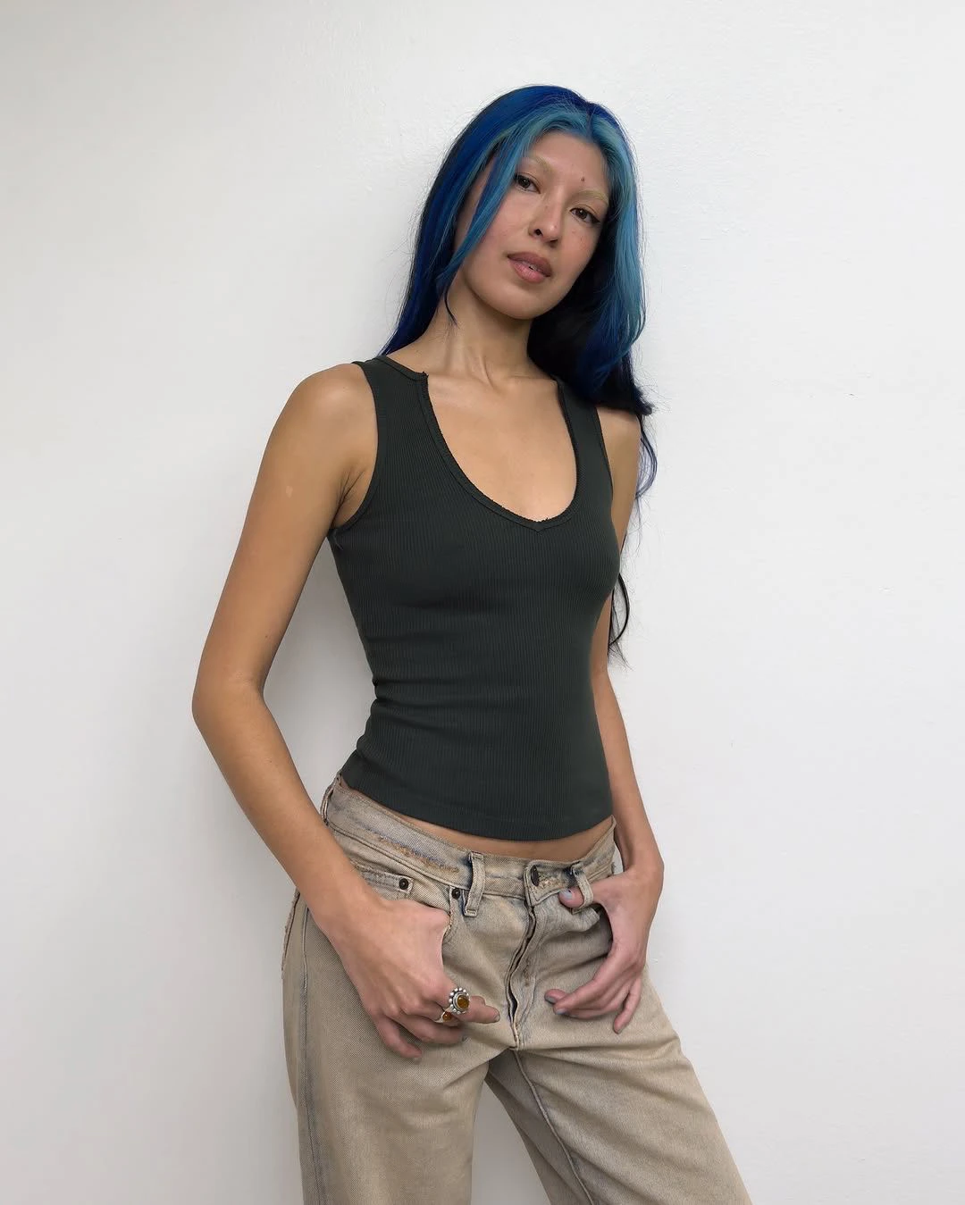 Tank Fringed Design V-Neck Pullover with a Slim Fit and Short Sleeves Top