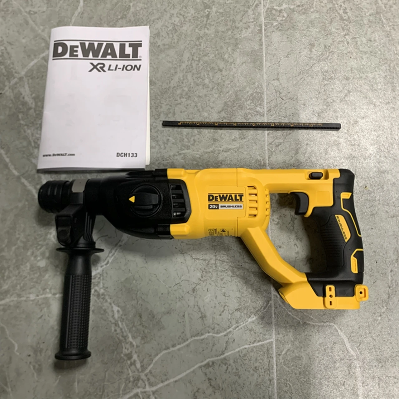 DEWALT DCH133 1in Brushless Cordless SDS PLUS D-Handle Rotary Hammer 20V Lithium Power Tools 1500RPM 5500BPM 2.6J Bare Tool