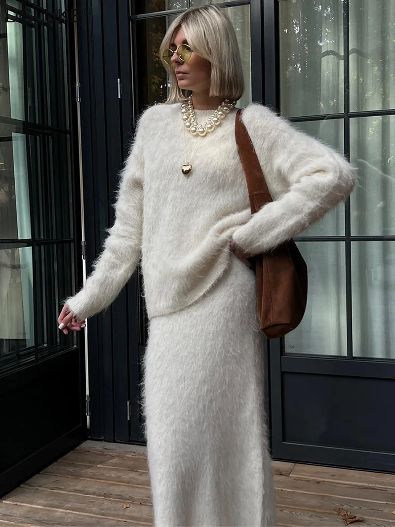 

DGLUKE 2025 зимние комплекты из двух предметов для женщин, комплект белого свитера, женский комплект из 2 предметов, элегантные вязаные комплекты с длинной юбкой