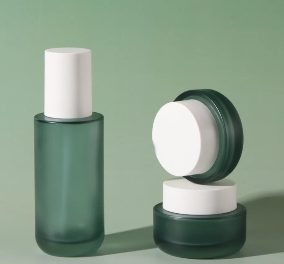 30ml-120ml 白色ガラスボトル 黒色ポンプ セラム/ローション/エマルジョン/ファンデーション/エッセンス 化粧水 スキンケア 化粧品包装