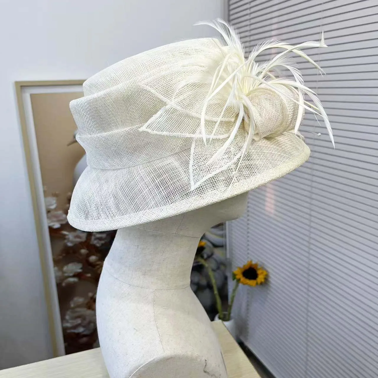 سيدة جديدة الكتان أفضل قبعة أنيقة وخفيفة الوزن قطع زينة القبعات حافة صياد قبعة قبعات رعاة البقر يدوية الصنع زهرة قبعات