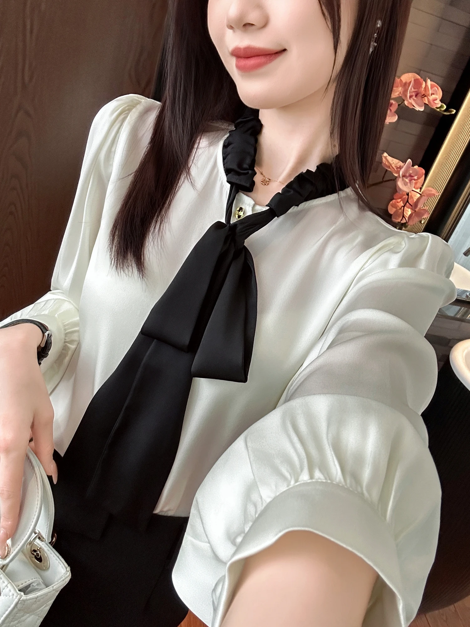 

Блузка You See Satin Fini Slimming для офиса и повседневной носки, мягкая, легкая, с длинными рукавами-фонариками