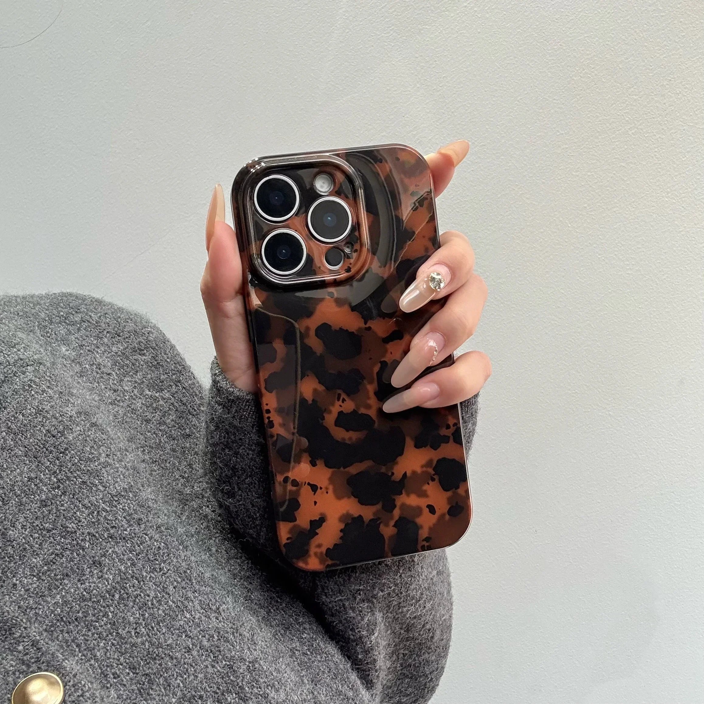 Autumn Winter Retro Fashion Hawksbill Black Brown Amber Glossy Soft Cover Case for iPhone 12 13 14 15 16 17 Pro Max 17 Air