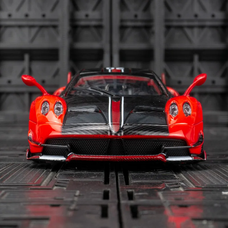 โมเดลรถเหล็กอัลลอยด์ Pagani รุ่น CCA 1:32 พร้อมประตูที่เปิดได้ เสียงและไฟ สำหรับสะสมหรือเป็นของขวัญ