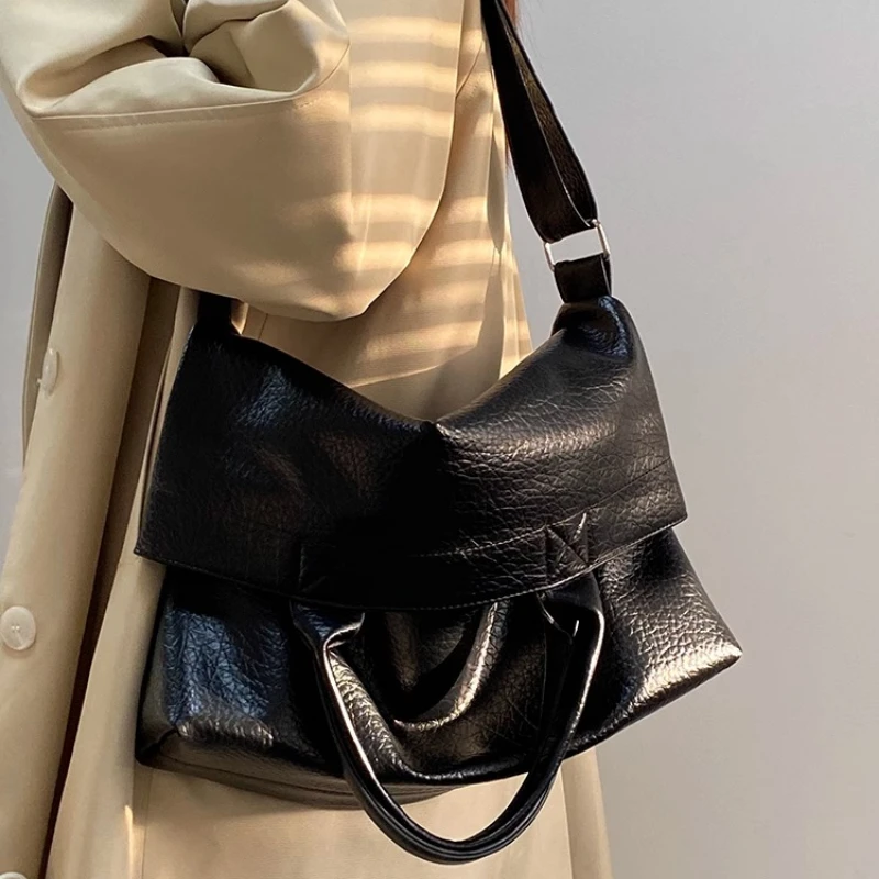 حقائب مكتبية للمرأة كبيرة سوداء مصمم حقائب كتف فاخرة حقيبة يد بولسا الأنثوية سعة كبيرة حقيبة السيدات عادية 2025