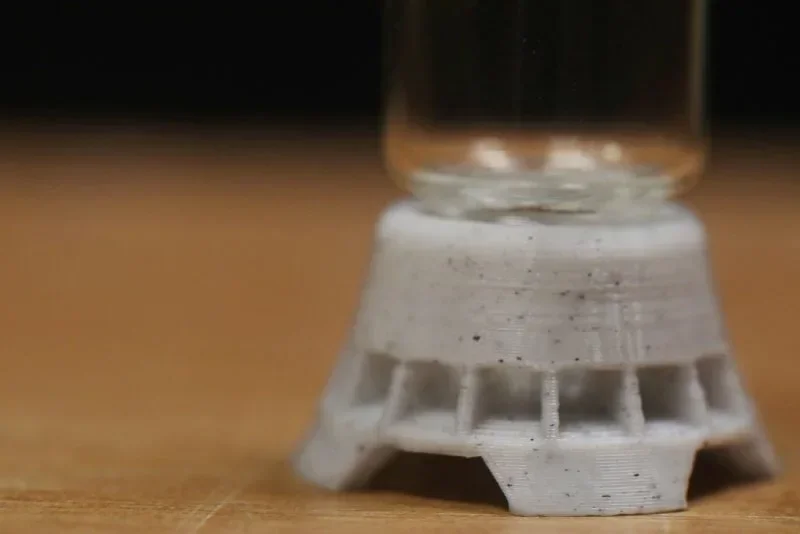 A 3D water feeder upgraded version (anti pressure ant) water feeder honey feeder color randomB