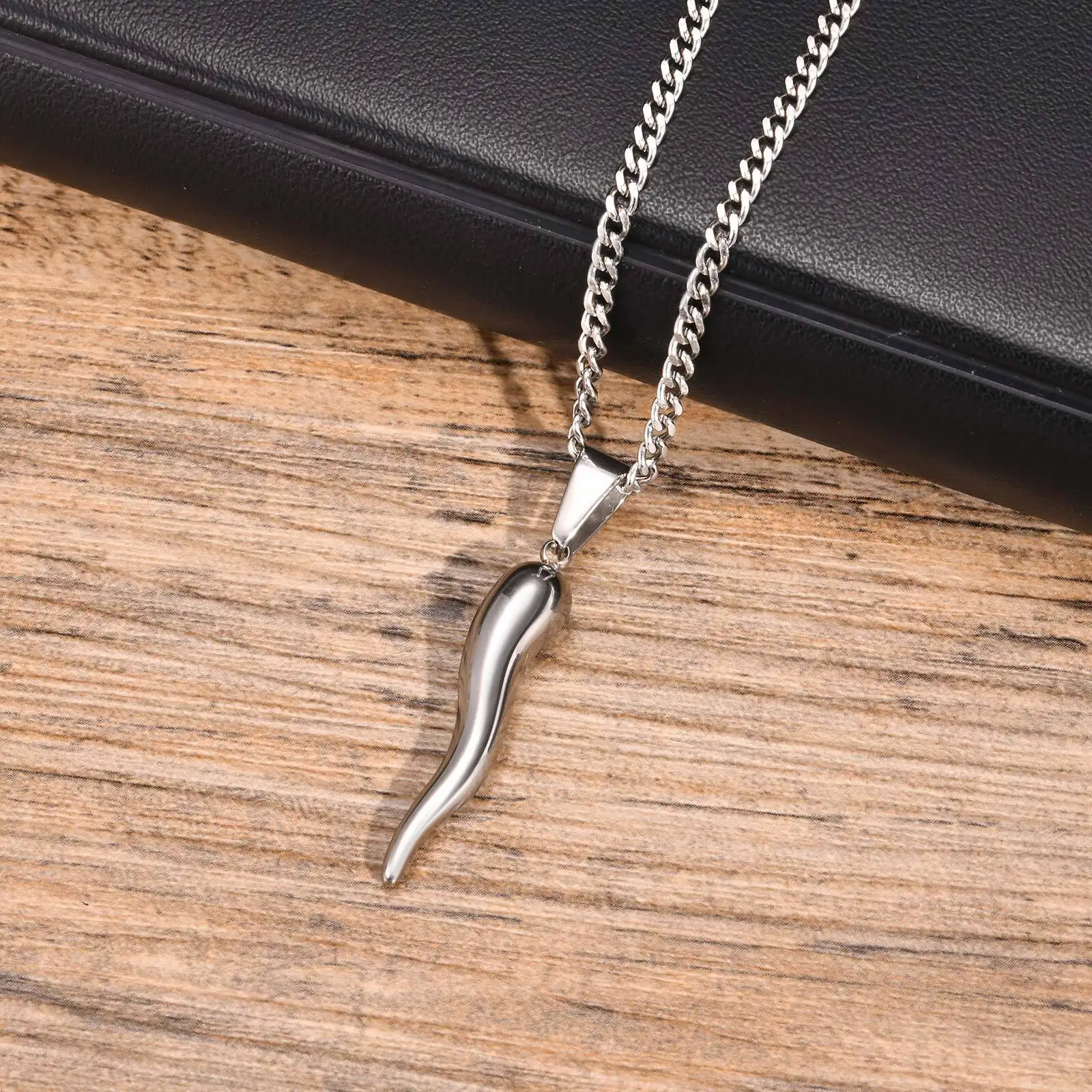ITALIENISCHE HORN-Halsketten für Männer und Frauen, italienische Cornicello-Charm-Anhänger-Halsketten aus Edelstahl, Unisex-Schmuckgeschenke – Detail 5